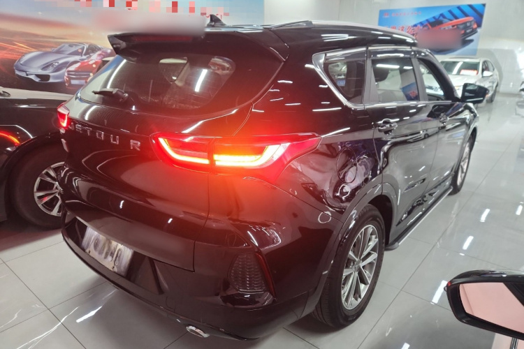 捷途X70 2020款 1.5T DCT悦行版 7座车身外观7