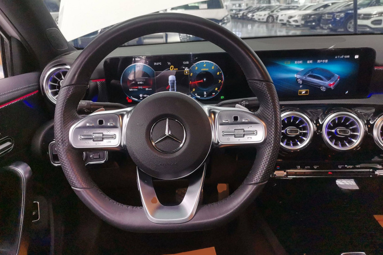奔驰A级 2022款 改款三 A 200 L 运动轿车时尚型中控内饰13