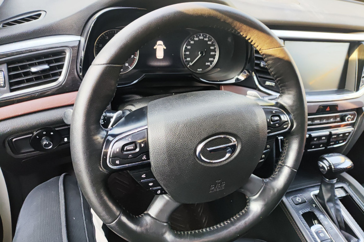 广汽传祺 传祺GS8 2017款 320T 两驱豪华智联版（七座）中控内饰13