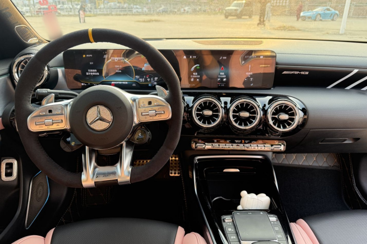 奔驰CLA AMG 2022款 AMG CLA 45 4MATIC+中控内饰7001