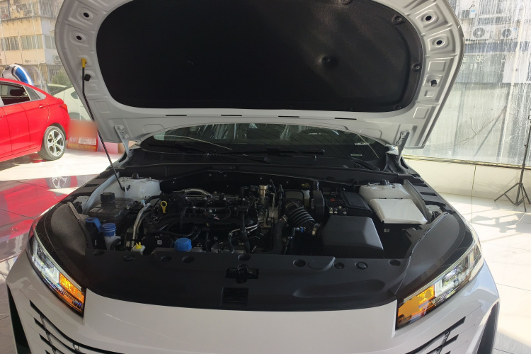 长安 逸动 2025款 蓝鲸 1.5T 500Bar尊贵型机舱底盘24