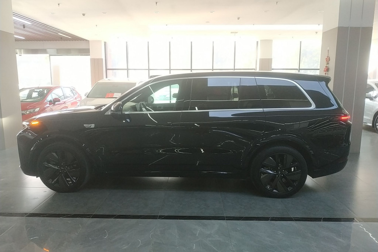 理想汽车 理想L9 2022款 Max车身外观4