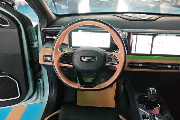 吉利汽车 吉利icon 2023款 1.5TD 巧克力醇巧版中控内饰13