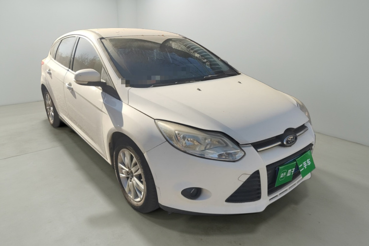 福特 福克斯 2012款 两厢 1.6L 手动舒适型车身外观3