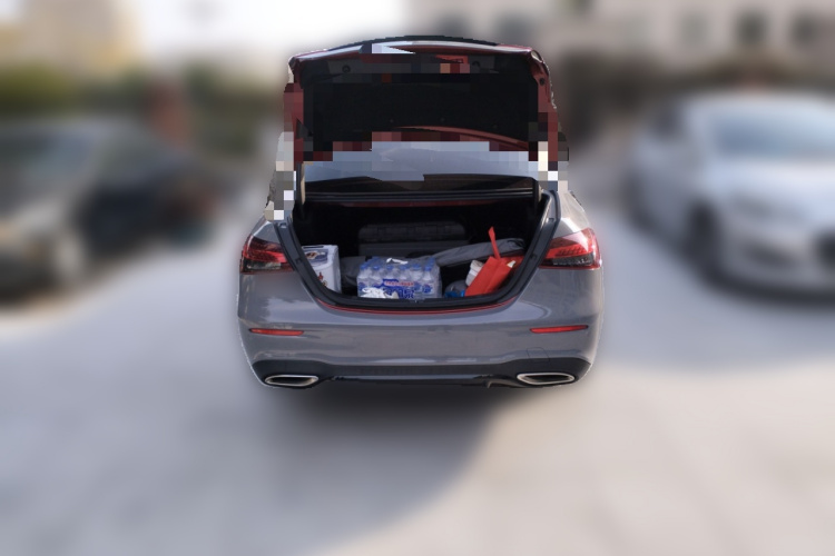 奔驰E级(进口) 2021款 改款 E 300 运动版中控内饰23