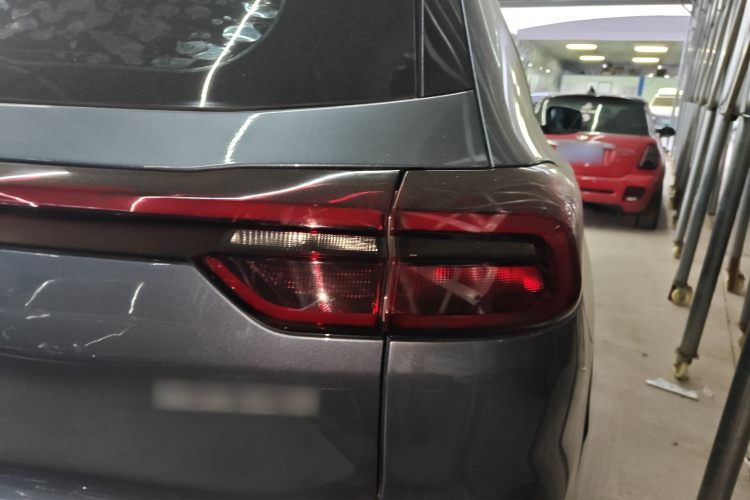 奇瑞 瑞虎8 2019款 1.6TGDI 自动精英型车身外观9