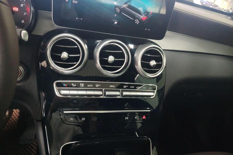 奔驰GLC 2020款 GLC 260 L 4MATIC 动感型中控内饰16