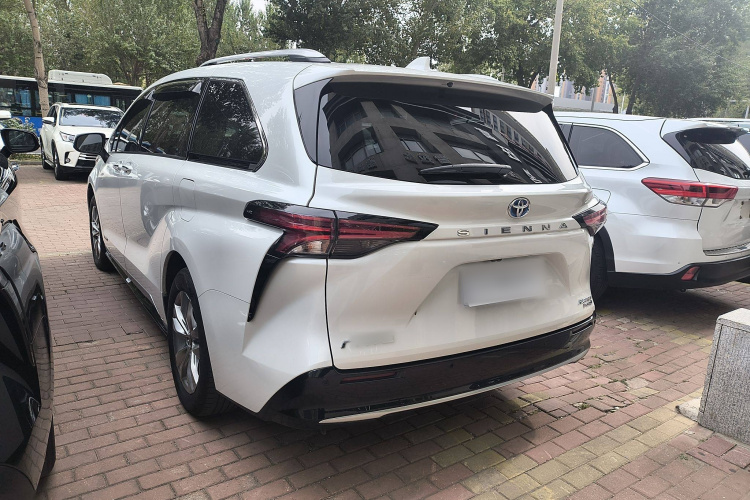 丰田 赛那SIENNA 2021款 2.5L混动 铂金版车身外观6003