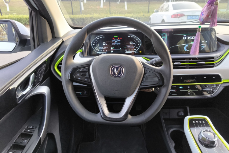 长安欧尚 奔奔E-Star 2020款 心动版 三元锂中控内饰13