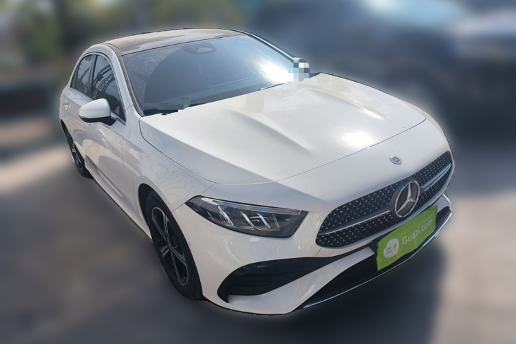 奔驰A级 2023款 A 200 L 时尚型车身外观3