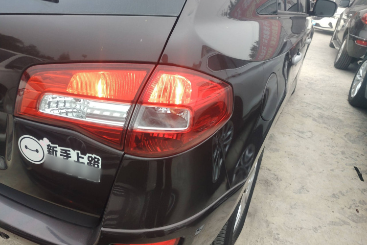 雷诺 科雷傲(进口) 2014款 改款 2.0L 两驱时尚版车身外观6006