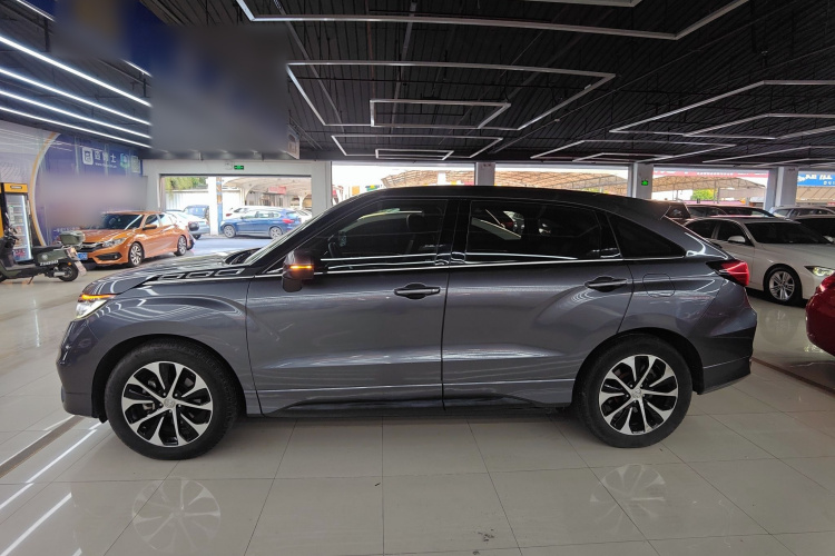 本田 冠道 2017款 240TURBO 两驱尊享版车身外观4