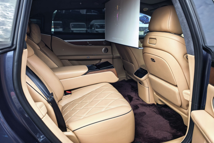 鸿蒙智行 享界S9 2025款 增程 Ultra中控内饰7014