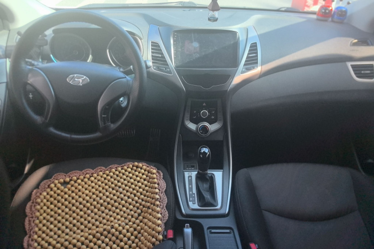 现代 朗动 2015款 1.6L 自动时尚型中控内饰7003