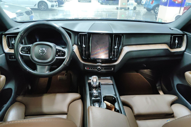 沃尔沃XC60 2022款 B5 四驱智远豪华版中控内饰7002