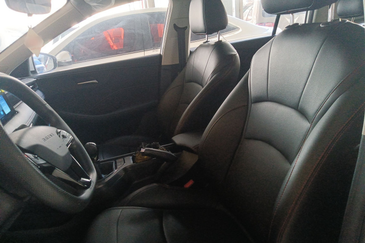 荣威i5 2023款 1.5L 手动舒享版中控内饰19