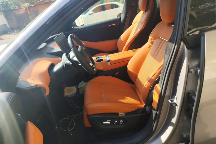 小米汽车 小米YU7 2025款 超长续航高性能四驱Max版中控内饰19