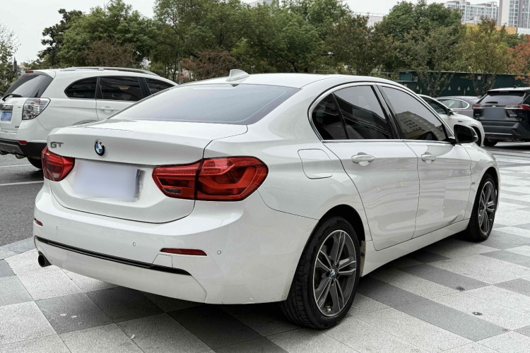 宝马1系 2017款 118i 运动型车身外观6004