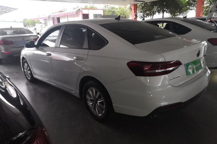 大众 朗逸 2023款 1.5L 自动得逸版车身外观4