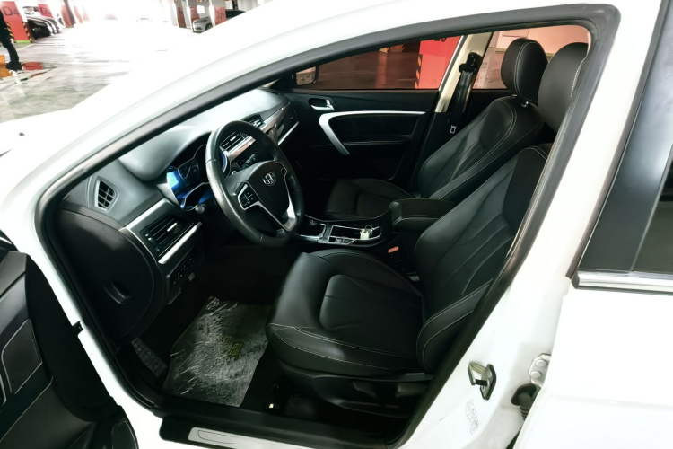吉利汽车 帝豪 2017款 三厢百万款 1.5L CVT向上版中控内饰7002