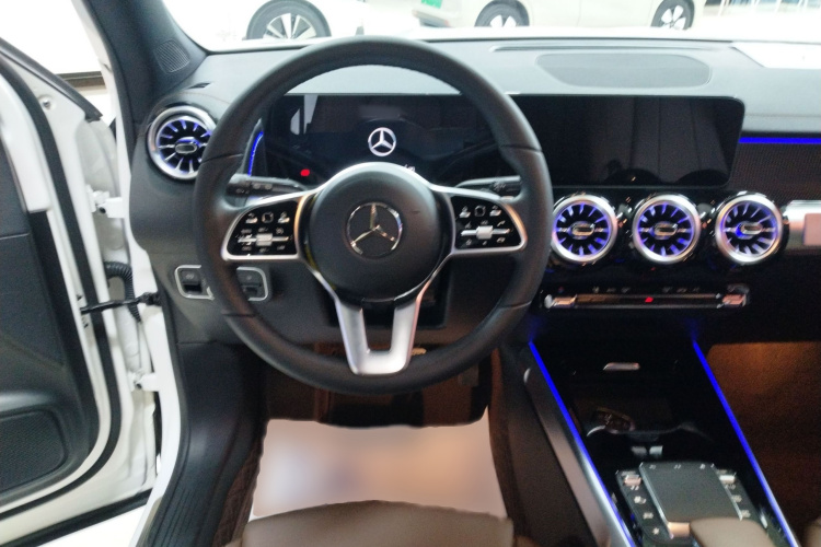 奔驰GLB 2023款 GLB 220 动感型局部细节13