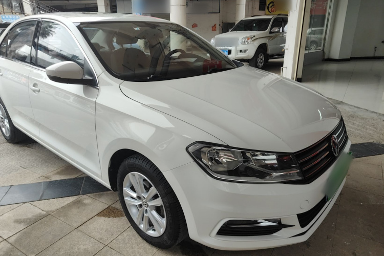 大众 桑塔纳 2016款 1.6L 自动舒适版车身外观3