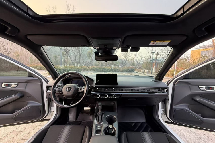 本田 思域 2022款 240TURBO CVT燃动版中控内饰7002