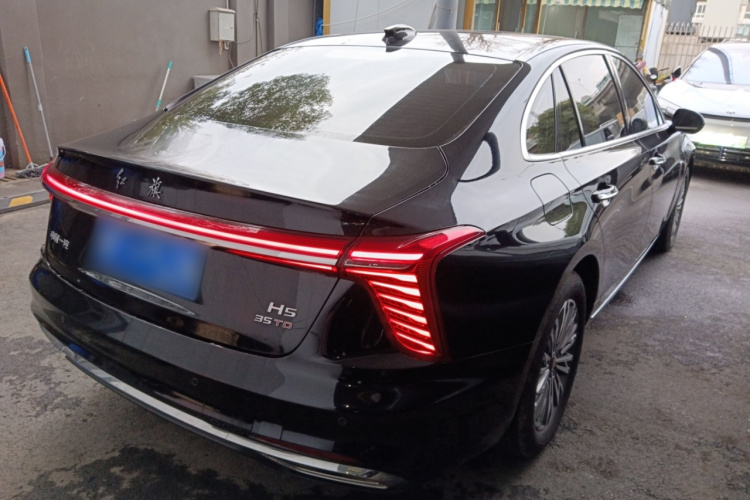 红旗H5 2023款 1.5T DCT智联旗韵版车身外观6005