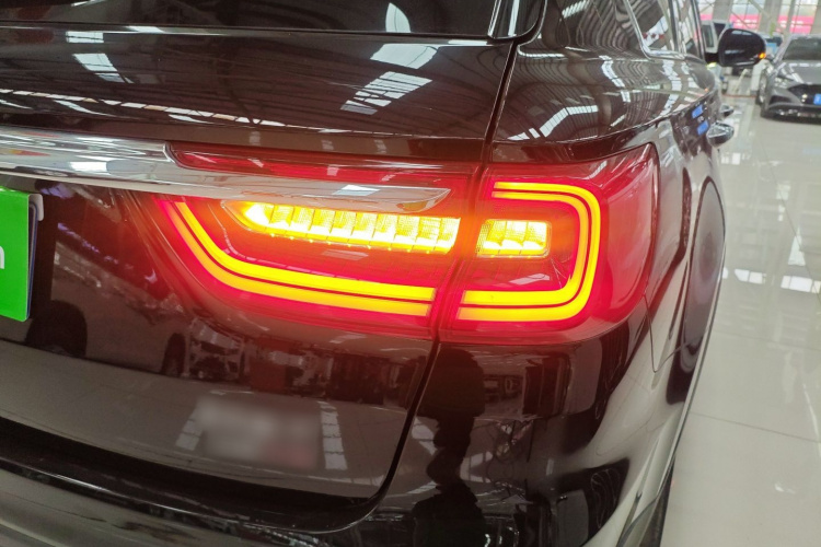 红旗HS7 2022款 3.0T 自动四驱智联旗畅版 五座车身外观9