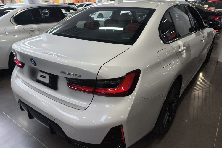 宝马3系 2025款 330Li M运动曜夜套装车身外观7