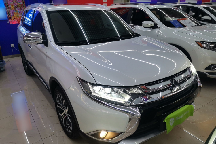 三菱 欧蓝德 2018款 2.4L 四驱豪华版 7座车身外观6002