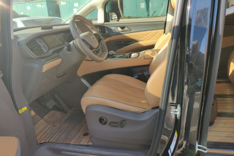 腾势D9 2022款 DM-i 970 四驱旗舰型局部细节19