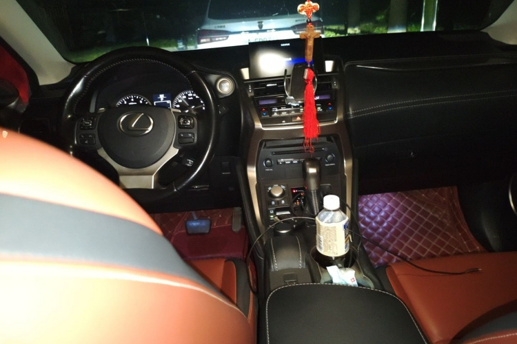 雷克萨斯NX 2015款 200t 全驱 锋尚版中控内饰7002