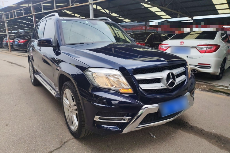奔驰GLK级 2015款 GLK 260 4MATIC 动感型 极致版车身外观3
