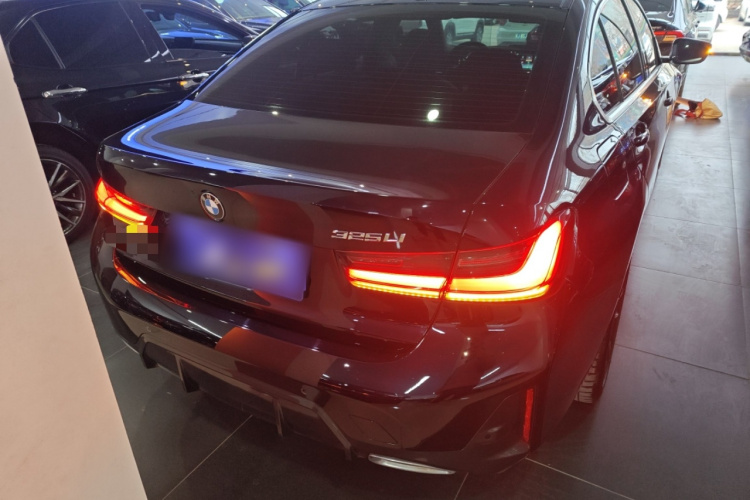 宝马3系 2023款 325Li M运动套装车身外观6