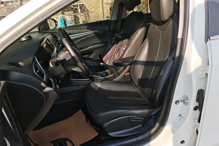 别克 英朗 2019款 18T 自动互联精英型 国VI中控内饰19