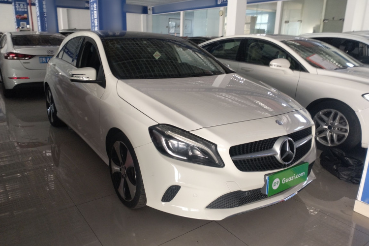 奔驰A级(进口) 2016款 A 200 时尚型车身外观3