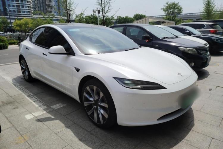 特斯拉 Model 3 2023款 长续航全轮驱动版车身外观6002