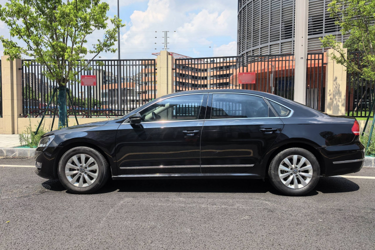 大众 帕萨特 2013款 1.8TSI DSG尊荣版车身外观6003