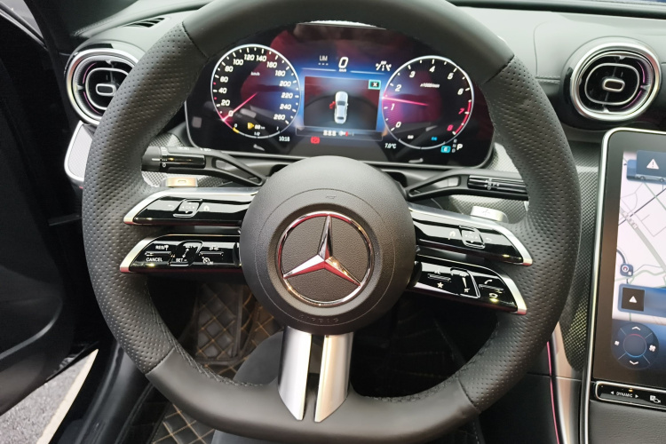 奔驰C级 2023款 改款 C 260 L 运动版局部细节13