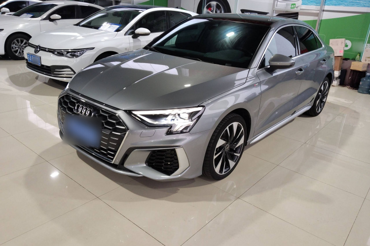 奥迪A3 2024款 A3L Limousine 35 TFSI 时尚运动型车身外观1