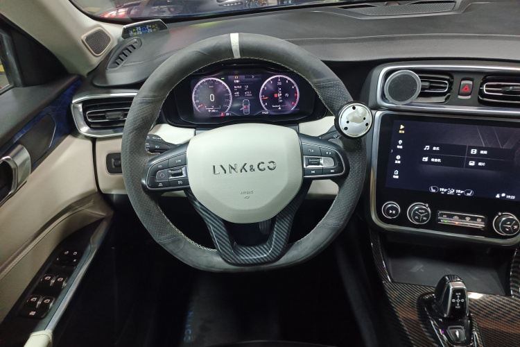 领克01 2017款 2.0T 两驱耀Pro版中控内饰13