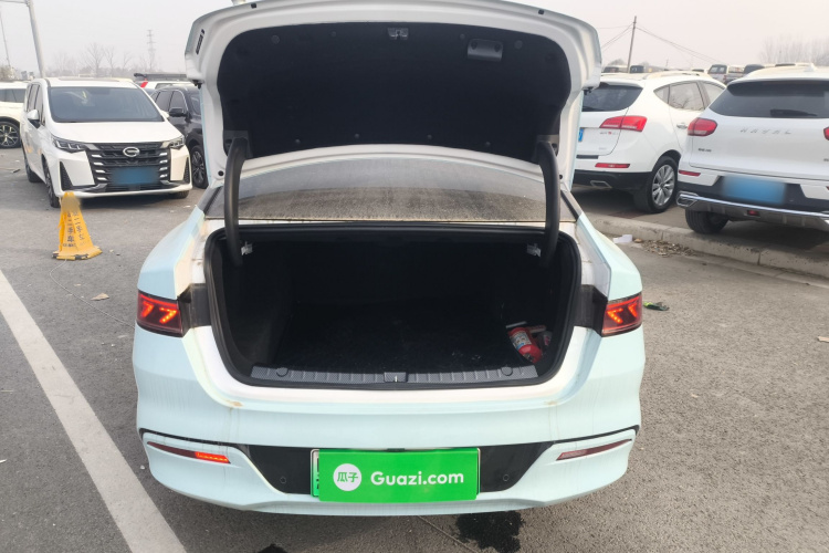 比亚迪 秦PLUS 2023款 冠军版 DM-i 120KM卓越型机舱底盘23