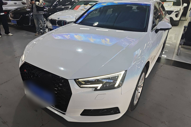 奥迪A4L 2018款 30周年年型 40 TFSI 进取型车身外观1