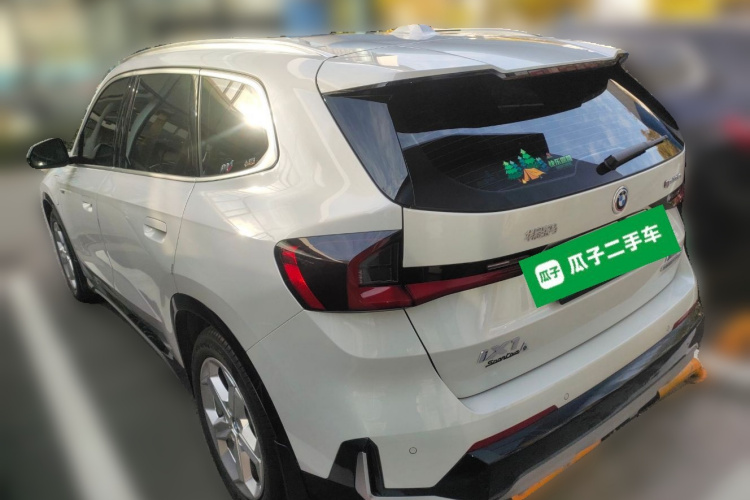 宝马iX1 2023款 eDrive25L X设计套装车身外观5