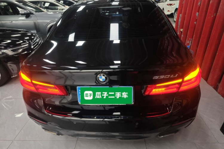 宝马5系 2018款 改款 530Li 领先型 M运动套装车身外观6