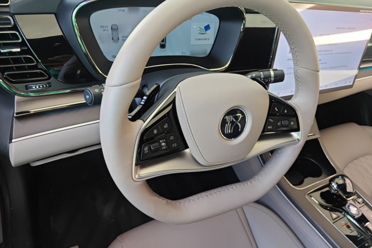 比亚迪 汉 2025款 EV 701KM激光雷达智驾型中控内饰13