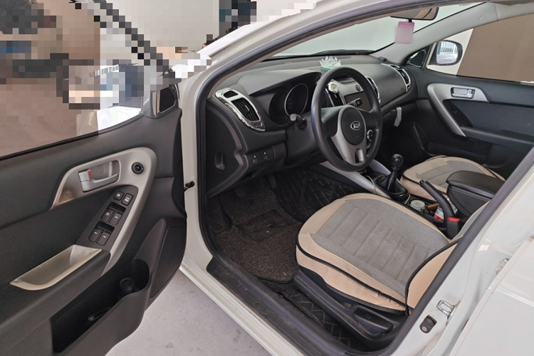 起亚 福瑞迪 2014款 1.6L MT GL中控内饰7003