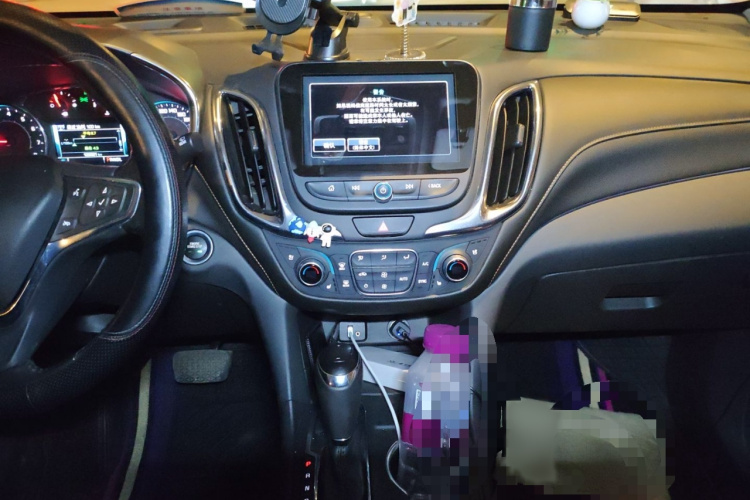 雪佛兰 探界者 2017款 550T 自动四驱捍界版局部细节16