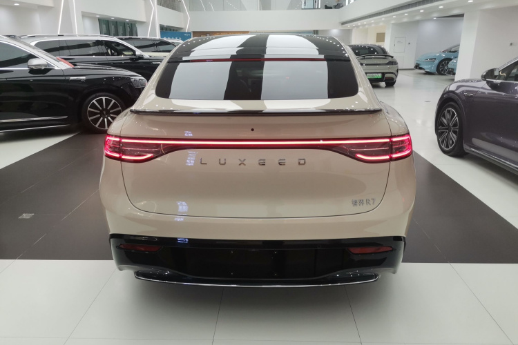 鸿蒙智行 智界R7 2024款 纯电 802km Max车身外观6